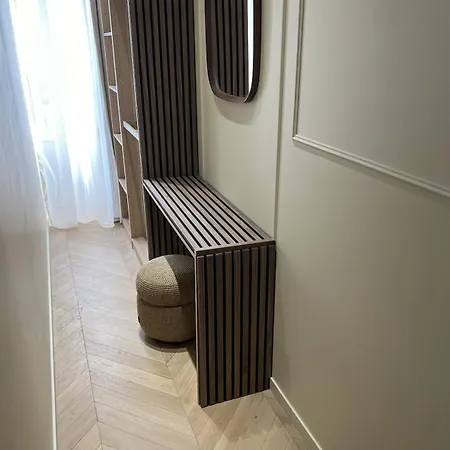 3 Bedrooms Center Of By Prestige Διαμέρισμα