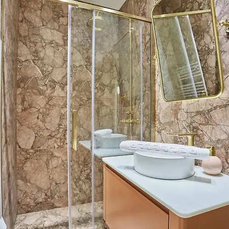 3 Bedrooms Center Of By Prestige Apartment Paris