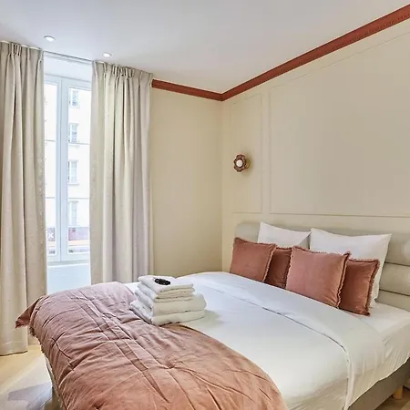 Apartament 3 Bedrooms Center Of By Prestige Paryż