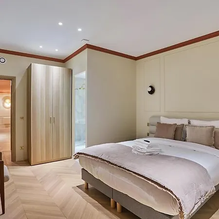 3 Bedrooms Center Of By Prestige * Paryż