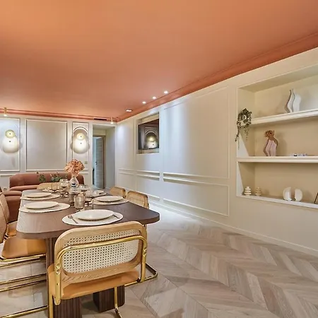 3 Bedrooms Center Of By Prestige Apartamento *